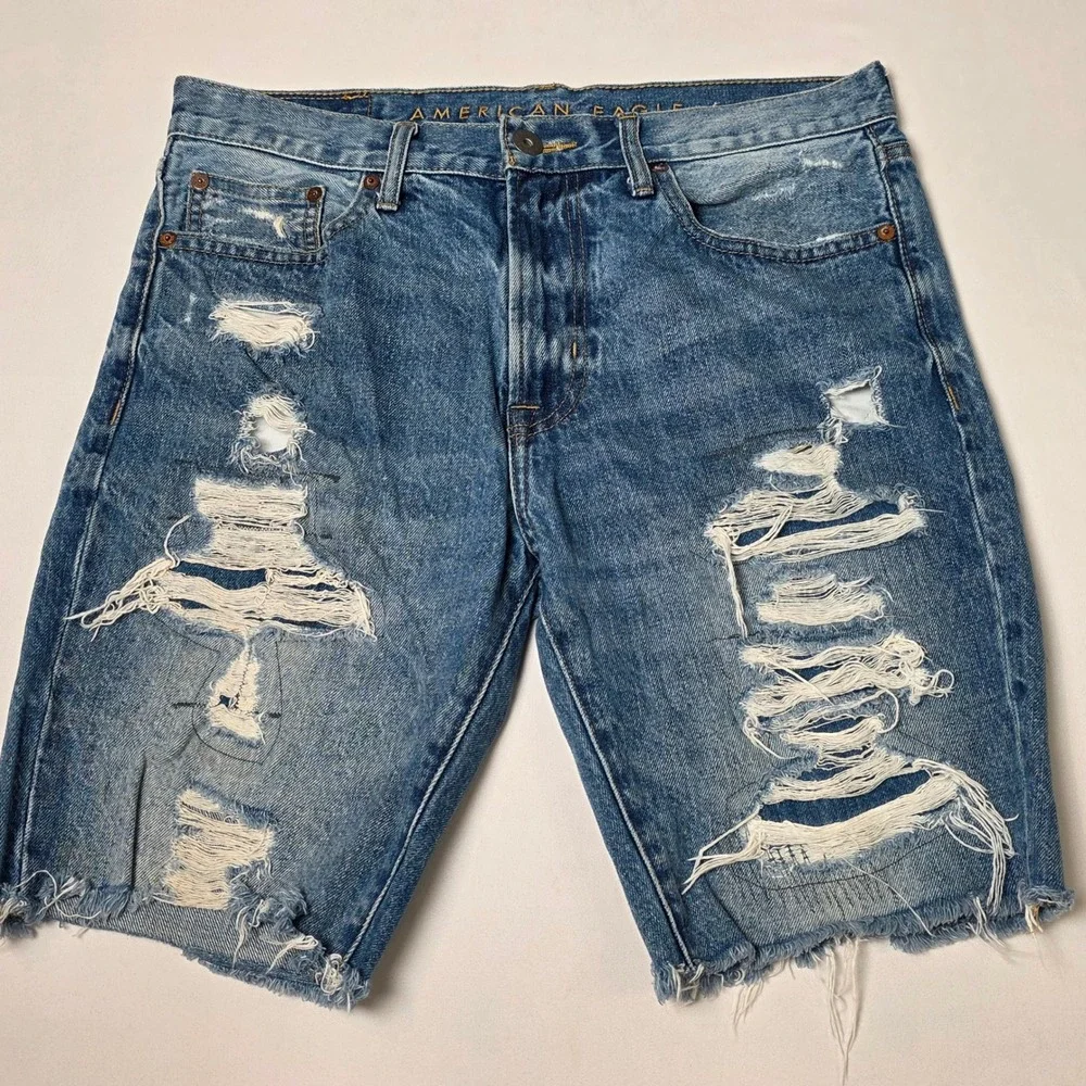 American Eagle Denim Shorts Men 30 Blue Distressed Shredded Raw Hem Mid Rise‎